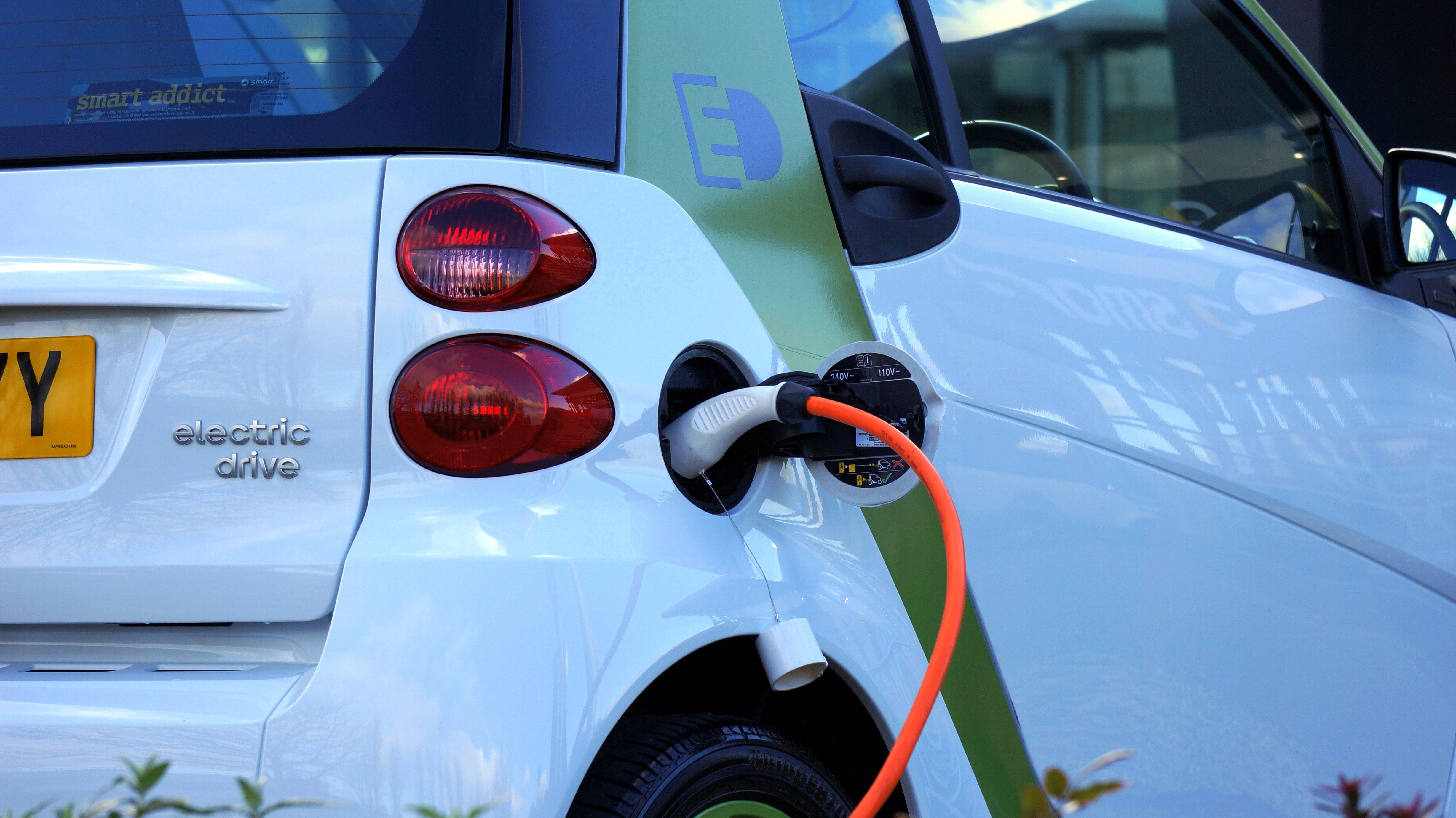 5 Best Electric Vehicle ETFs for 2022 Financial Freedom Made Simple